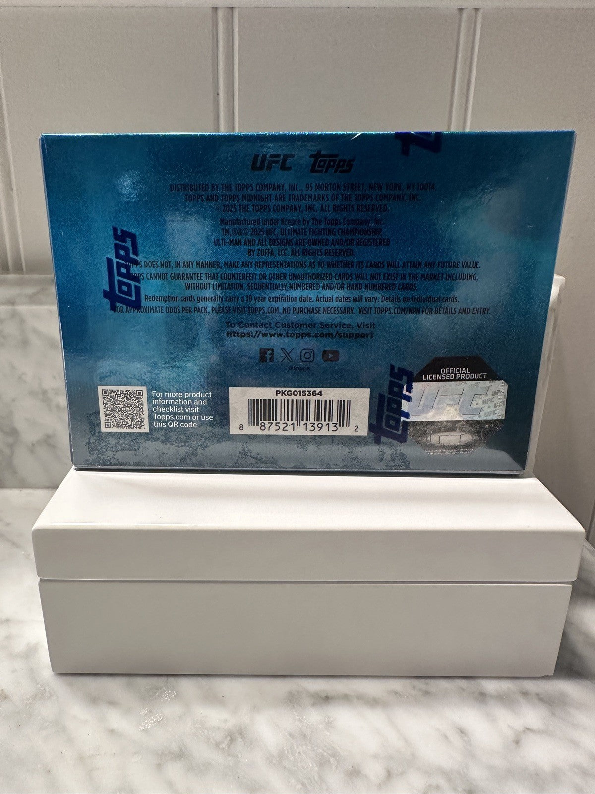 Topps 2025 UFC Midnight Hobby Box 3 Autos