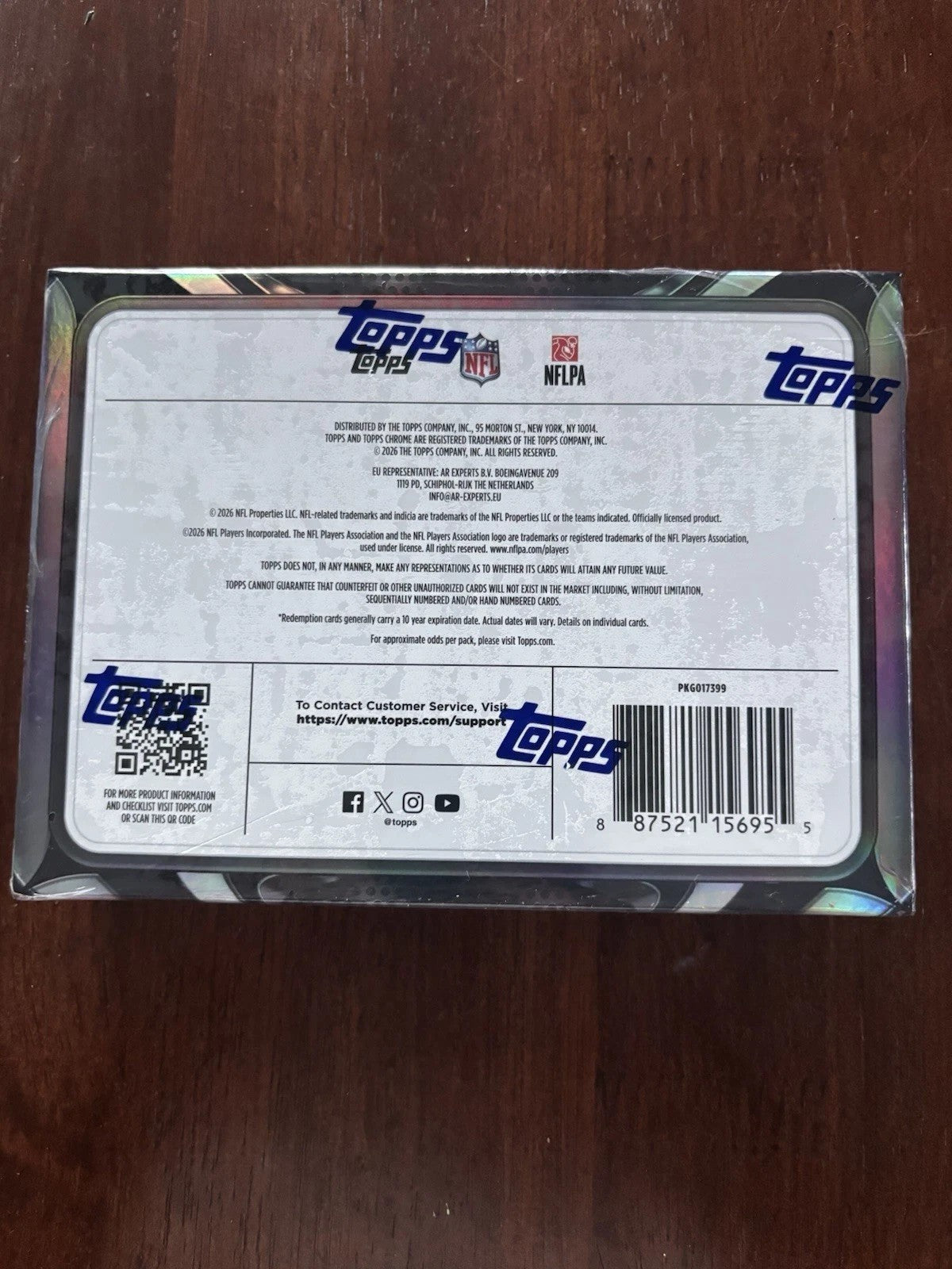 Topps 2025 Chrome Black Football Hobby Box