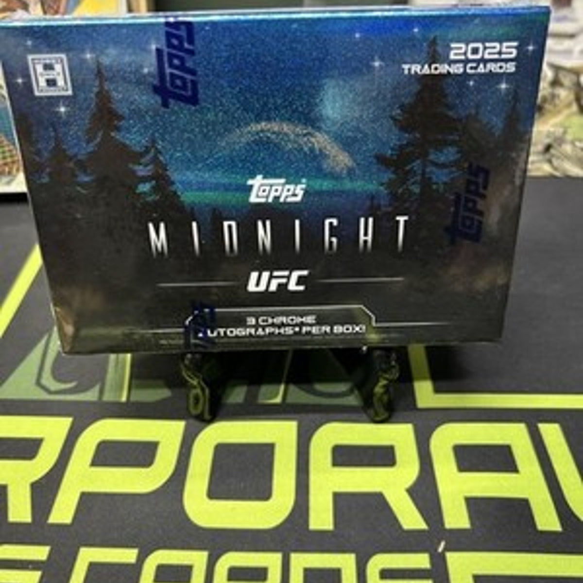 Topps 2025 UFC Midnight Hobby Box 3 Autos